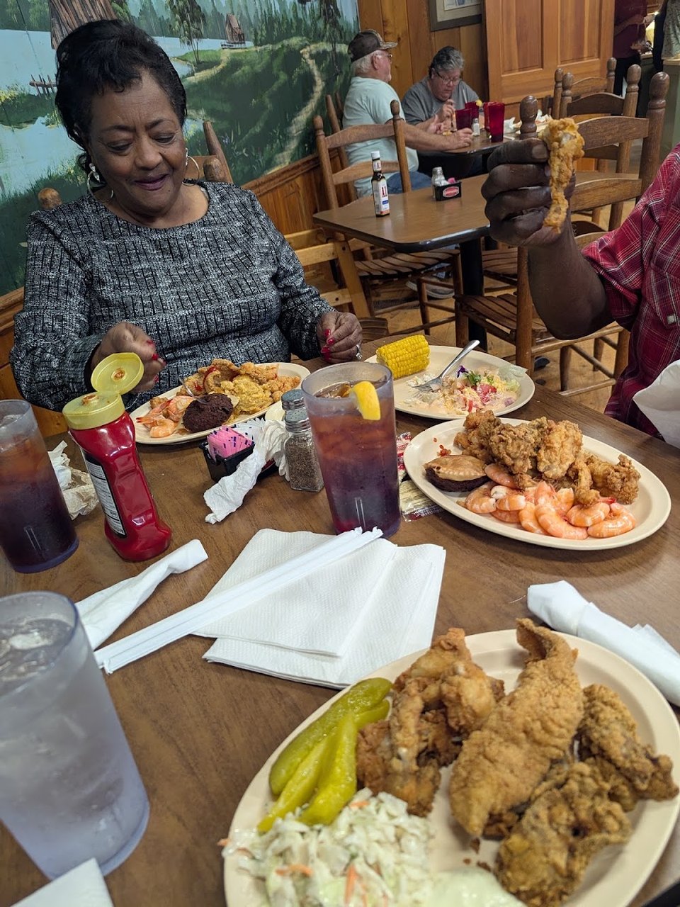 Casual dining menu with seafood-house favorites.